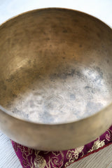 Singing Bowls Antique Singing Bowl Sacral Chakra 154Hz oldbowl619