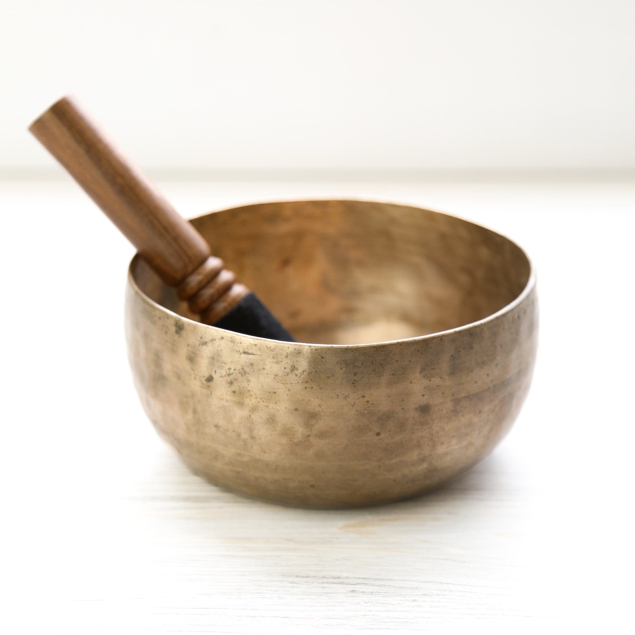 Singing Bowls Antique Singing Bowl Sacral Chakra 157Hz oldbowl630