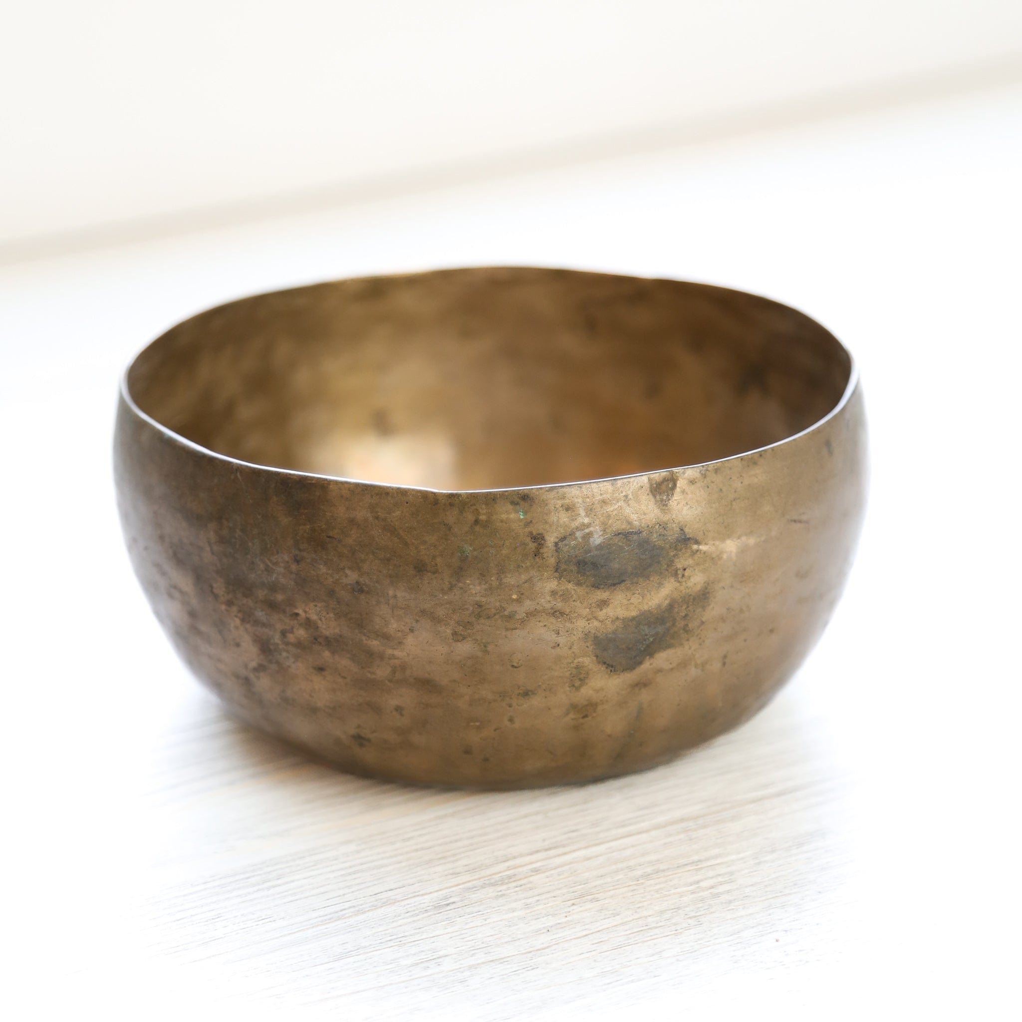 Singing Bowls Antique Singing Bowl Solar Plexus Chakra 162Hz oldbowl620