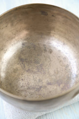 Singing Bowls Antique Singing Bowl Solar Plexus Chakra 168Hz oldbowl637