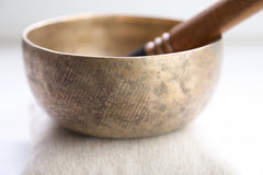 Singing Bowls Antique Singing Bowl Third Eye Chakra 227Hz oldbowl650