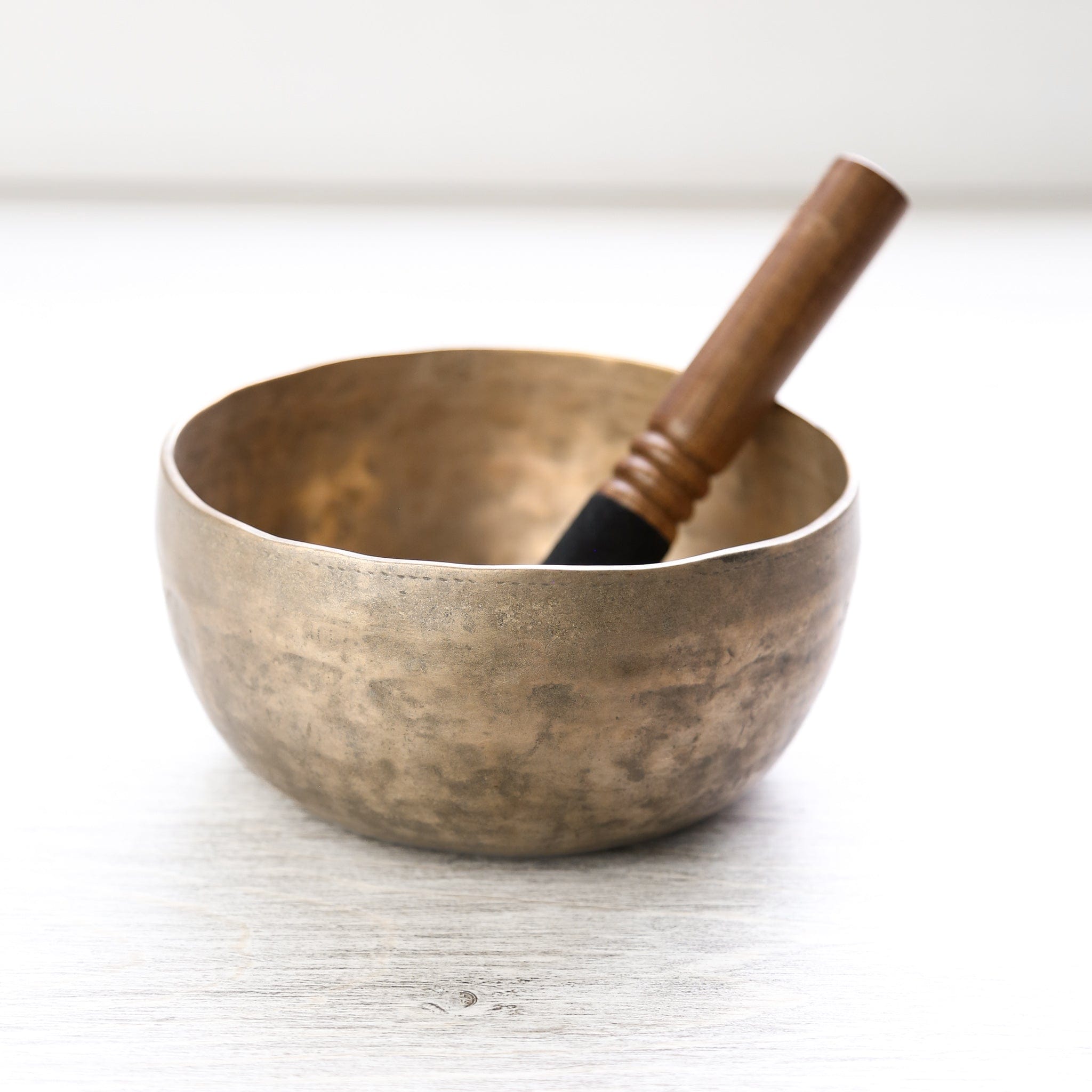 Singing Bowls Antique Singing Bowl Third Eye Chakra 232Hz oldbowl648